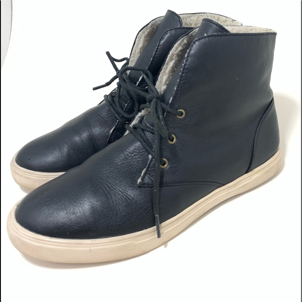 Susina Black Leather Chukkas